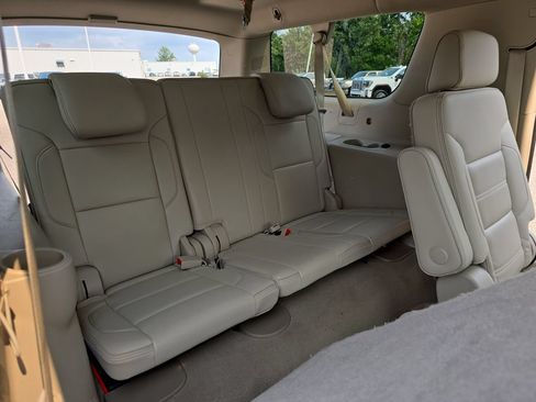 Certified 2019 GMC Yukon XL Denali w/ Denali Ultimate Package AWD/4WD image 12