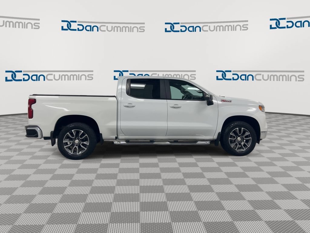 Used 2022 Chevrolet Silverado 1500 LT AWD/4WD image 9