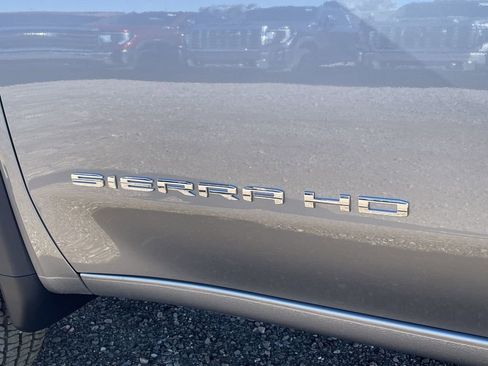 New 2026 GMC Sierra 2500 SLT AWD/4WD image 32