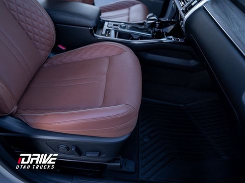 Used 2022 Kia Sorento SX Prestige w/ Rust Color Package image 22