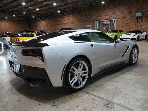 Used 2018 Chevrolet Corvette Stingray Coupe RWD image 15
