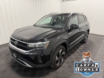 Used 2023 Volkswagen Taos SE w/ Panoramic Sunroof Package