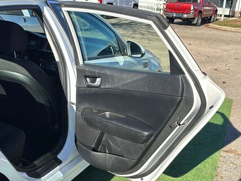 Used 2019 Kia Optima LX image 20