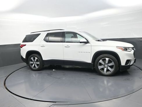 Used 2019 Chevrolet Traverse LT w/ LT Premium Package AWD/4WD image 31