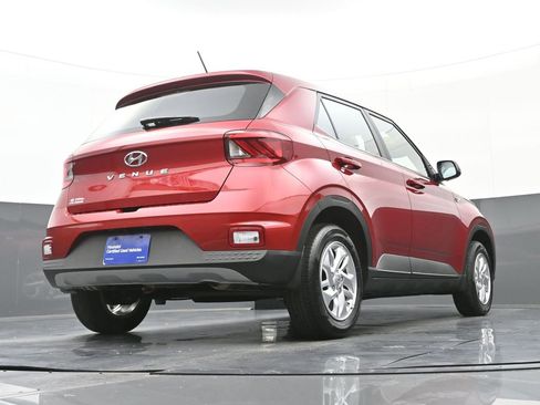 Certified 2025 Hyundai Venue SE image 35