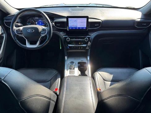 Certified 2022 Ford Explorer Limited w/ Equipment Group 301A image 10