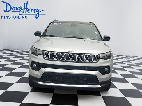 Used 2025 Jeep Compass Limited AWD/4WD image 8