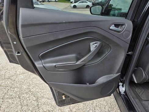 Used 2017 Ford Escape SE w/ Equipment Group 201A FWD image 15