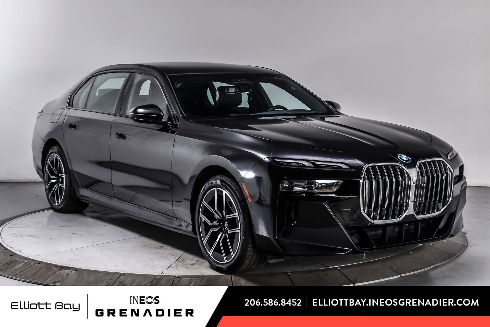 Used 2023 BMW i7 xDrive60 AWD/4WD image 1