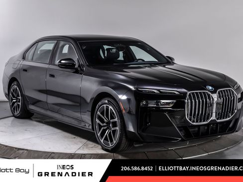 Used 2023 BMW i7 xDrive60 AWD/4WD image 1