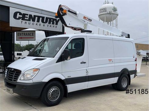 Used 2013 Freightliner Sprinter 3500 image 3