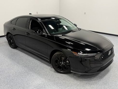 Used 2025 Honda Accord SE image 37