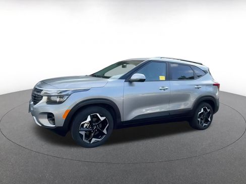 Used 2025 Kia Seltos S image 6