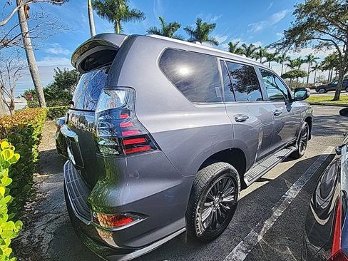 Used 2023 Lexus GX 460 Premium image 4