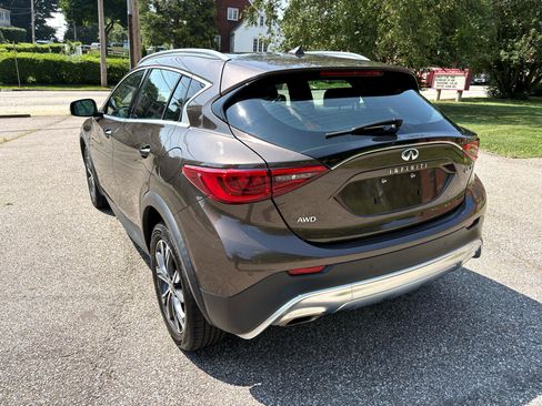 Used 2018 INFINITI QX30 Premium w/ Navigation Package image 7