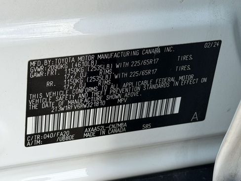 Used 2024 Toyota RAV4 XLE FWD image 32