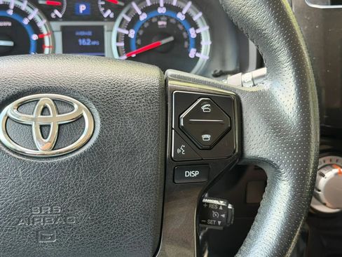 Used 2018 Toyota 4Runner TRD Off-Road AWD/4WD image 37