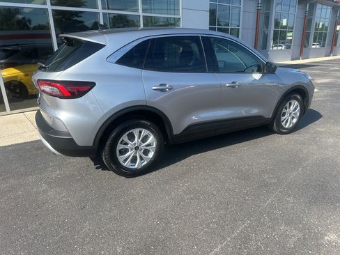 Used 2023 Ford Escape Active FWD image 3