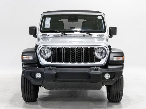 Used 2024 Jeep Wrangler Unlimited Sport AWD/4WD image 3