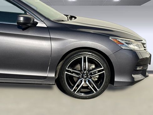 Certified 2017 Honda Accord Touring image 33