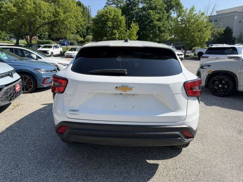 Used 2024 Chevrolet Trax LS FWD image 5
