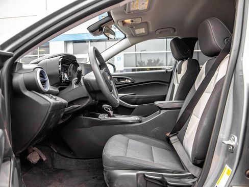 Used 2025 Chevrolet Trax LS FWD image 7