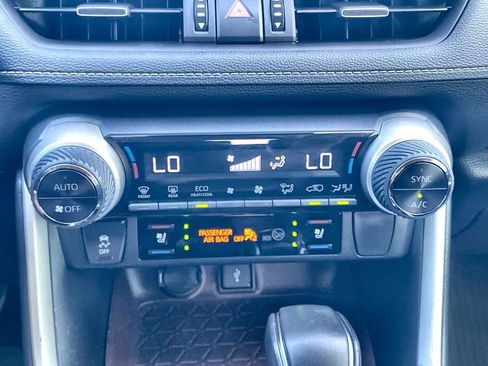 Certified 2022 Toyota RAV4 Limited w/ Limited Grade Weather Package AWD/4WD image 18