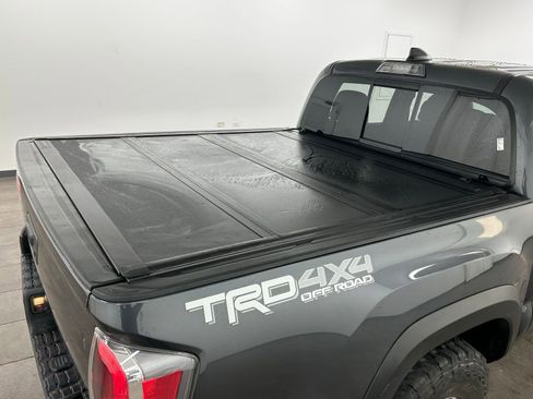 Used 2021 Toyota Tacoma TRD Off-Road w/ Technology Package AWD/4WD image 37