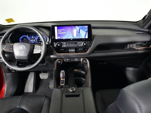 Used 2025 Toyota Grand Highlander AWD Hybrid image 44