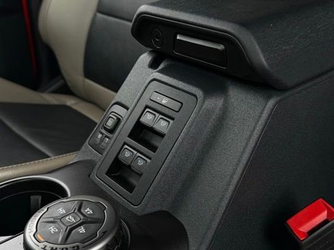 Used 2023 Ford Bronco Wildtrak image 33