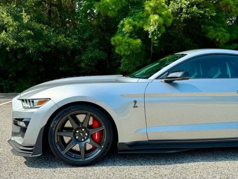Used 2020 Ford Mustang Shelby GT500 w/ Carbon Fiber Track Pack RWD image 16
