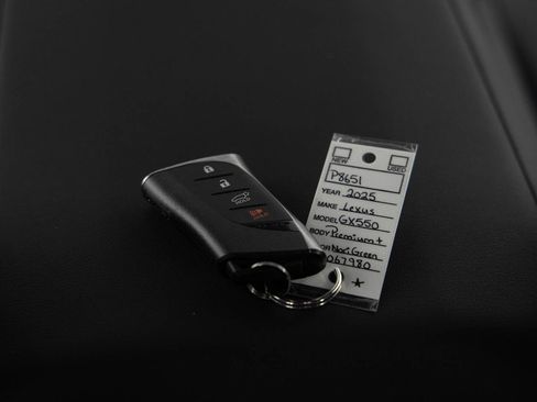 Used 2025 Lexus GX 550 image 40