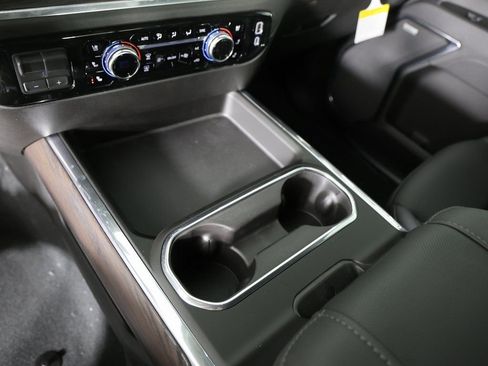 New 2026 GMC Sierra 3500 SLT w/ SLT Convenience Package image 23