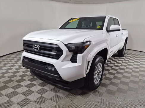 Used 2025 Toyota Tacoma SR5 RWD image 7
