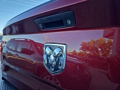 Used 2018 RAM 2500 Tradesman w/ Chrome Appearance Group image 24