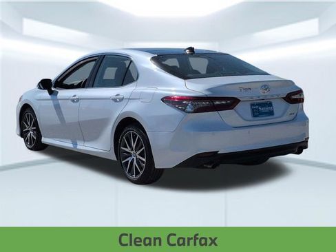 Used 2024 Toyota Camry XLE w/ Navigation Package FWD image 2