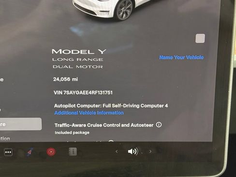 Used 2024 Tesla Model Y Long Range AWD/4WD image 41