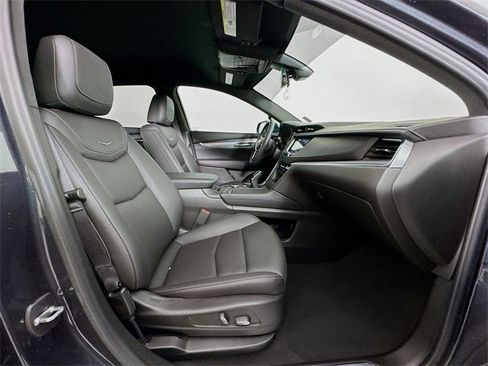 Used 2022 Cadillac XT5 Luxury w/ LPO, ONYX Package image 43