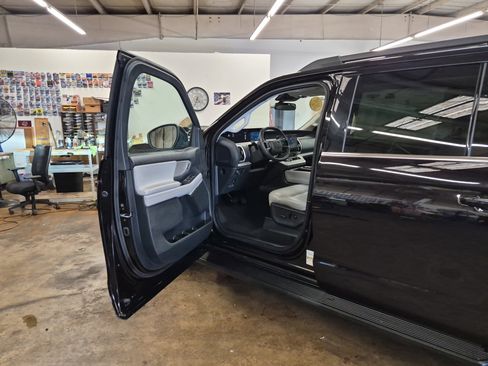 Used 2025 Ford Expedition Max Active AWD/4WD image 9