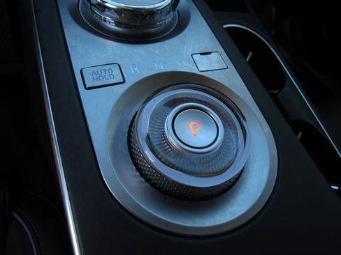 Used 2024 Genesis GV70 2.5T w/ Advanced Package image 23