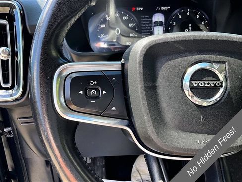 Used 2021 Volvo XC40 T4 Momentum FWD image 15