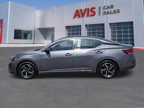 Used 2025 Nissan Sentra SV FWD image 10