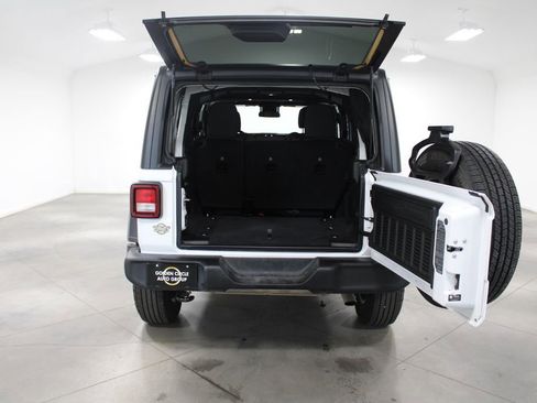 Used 2024 Jeep Wrangler Sport S image 14