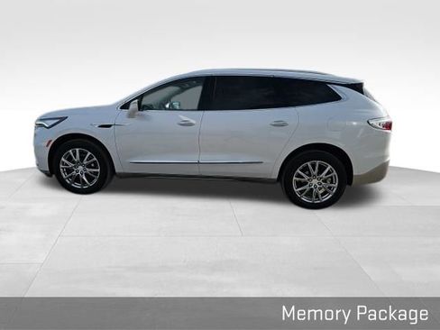Used 2022 Buick Enclave Premium w/ Experience Buick Package image 17