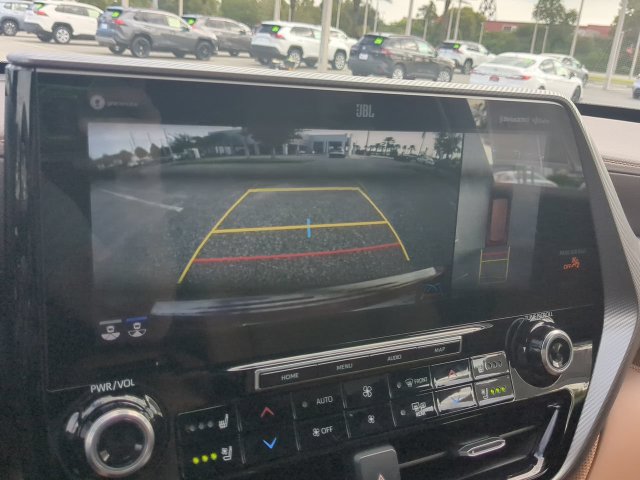 Certified 2020 Toyota Highlander Platinum AWD/4WD image 24