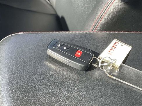 Used 2024 Toyota 4Runner TRD Off-Road Premium image 31