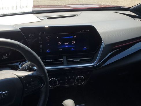 Certified 2024 Chevrolet Trax RS w/ Driver Confidence Package FWD image 29
