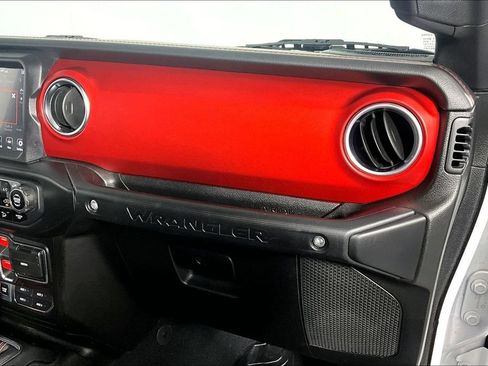 Used 2020 Jeep Wrangler Unlimited Rubicon AWD/4WD image 16