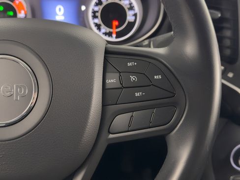 Used 2019 Jeep Cherokee Trailhawk image 22