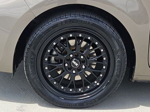 Used 2011 Scion xB FWD image 30